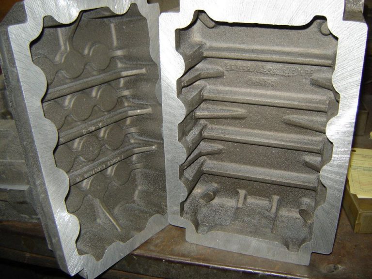 Open Display of 713 Aluminum Electrical Box Casting